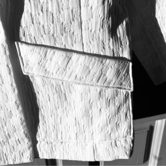CAbi new white  blazer - Picture 2 of 8
